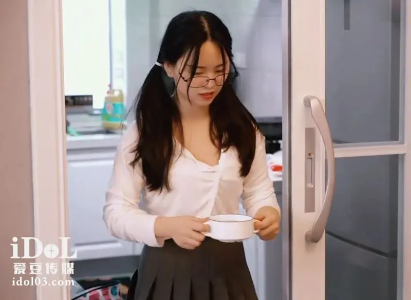 Bảo bối về quê ăn tết bị bố dượng làm tình vì càng lớn càng ngon